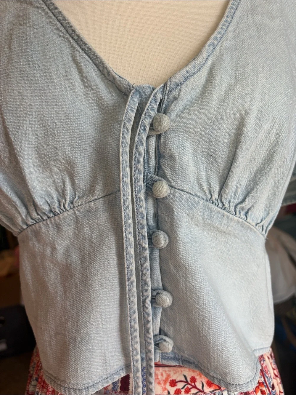 Levi’s Light Blue Denim Top - Picture 5 of 5